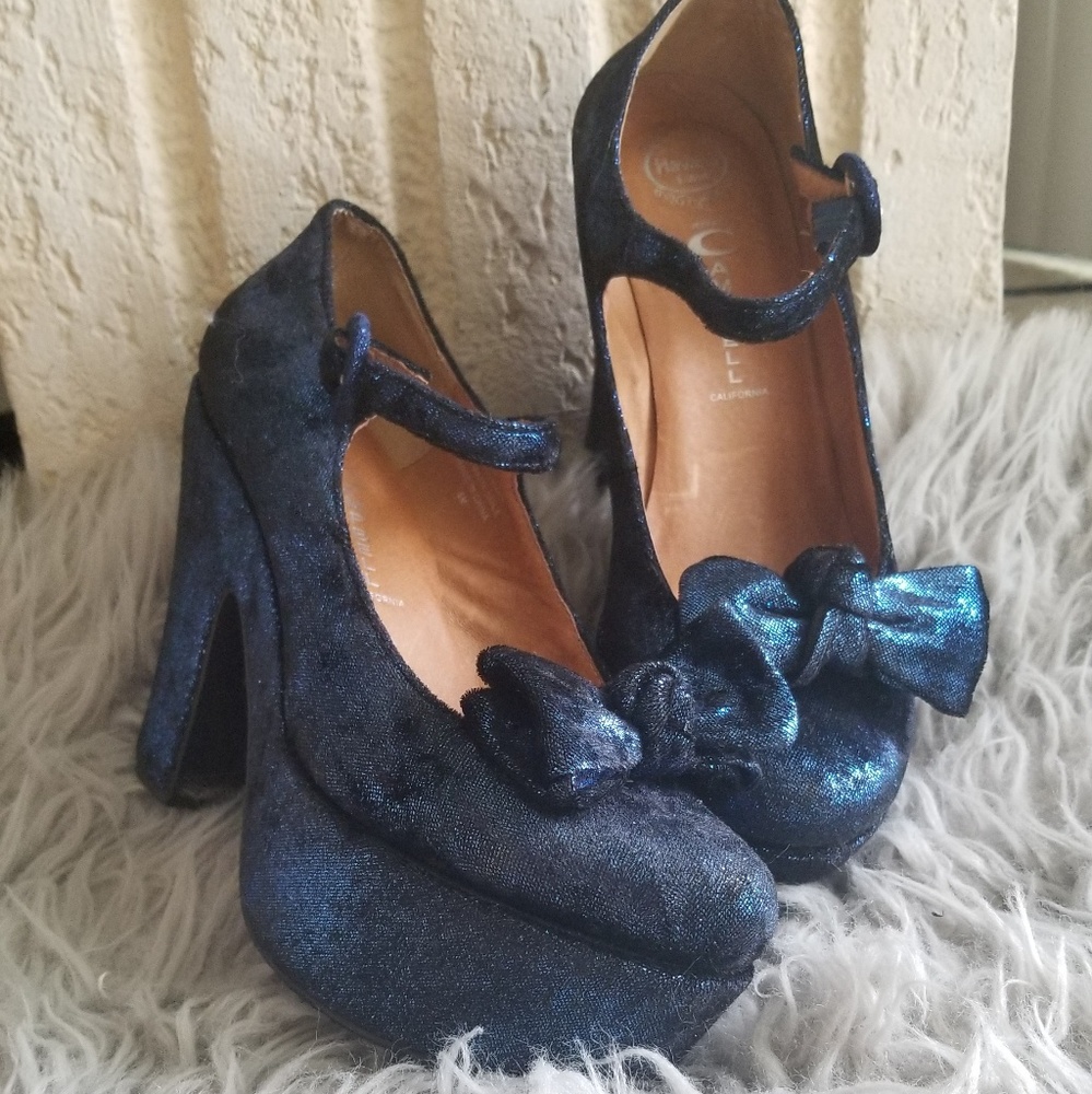 Block heel strap sandal